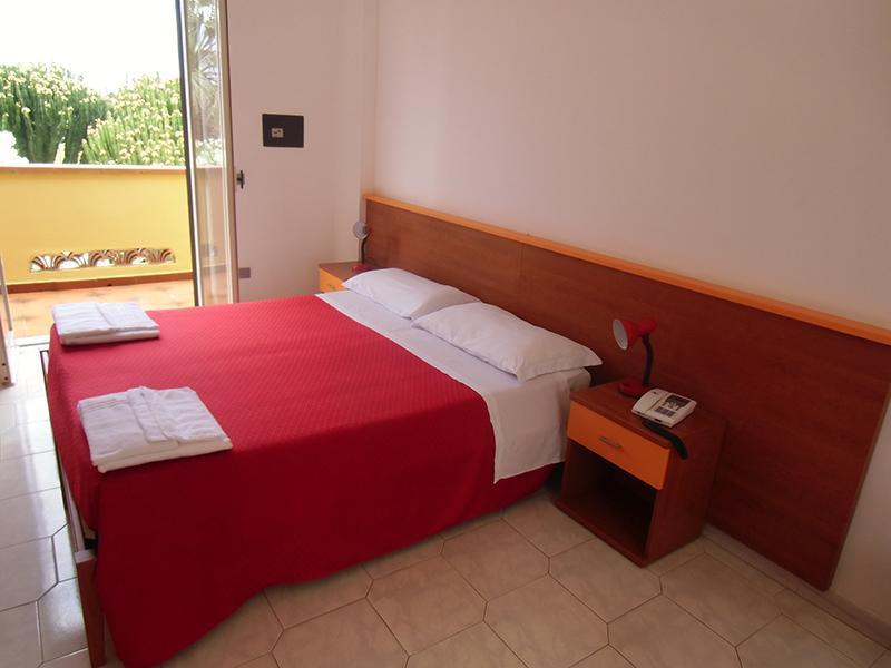 Villaggio Hotel Club Calanovellamare Piraino Pokój zdjęcie